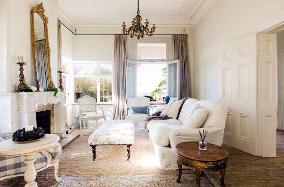 Living Room Design Ideas With Classic Furniture
